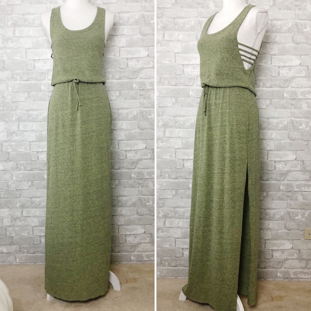 CHASER Green Scoop Neck Sleeveless Maxi Dress with Tie Waist & Side Slits Medium